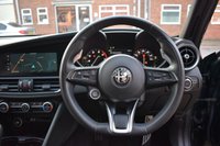 USED 2021 71 ALFA ROMEO GIULIA 2.0 TB VELOCE 4d 277 BHP PERFORMANCE PACK / VISCONTI