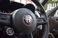 USED 2021 71 ALFA ROMEO GIULIA 2.0 TB VELOCE 4d 277 BHP PERFORMANCE PACK / VISCONTI