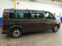 USED 2019 19 VOLKSWAGEN TRANSPORTER SHUTTLE 2.0 T32 TDI SHUTTLE SE BMT 5d 148 BHP 8 SEATS AIR CON CRUISE CONTROL PARKING SENSORS 6 MONTHS GOLD WARRANTY