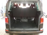 USED 2019 19 VOLKSWAGEN TRANSPORTER SHUTTLE 2.0 T32 TDI SHUTTLE SE BMT 5d 148 BHP 8 SEATS AIR CON CRUISE CONTROL PARKING SENSORS 6 MONTHS GOLD WARRANTY
