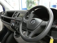 USED 2019 19 VOLKSWAGEN TRANSPORTER 2.0 T30 TDI P/V STARTLINE BMT 101 BHP LWB 3 SEATS BLUETOOTH PARK SENSORS ROOF RACK PIPE CARRIER SHELVING 1 OWNER SERVICE HISTORY