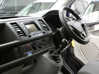 USED 2019 19 VOLKSWAGEN TRANSPORTER 2.0 T30 TDI P/V STARTLINE BMT 101 BHP LWB 3 SEATS BLUETOOTH PARK SENSORS ROOF RACK PIPE CARRIER SHELVING 1 OWNER SERVICE HISTORY