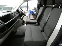 USED 2019 19 VOLKSWAGEN TRANSPORTER 2.0 T30 TDI P/V STARTLINE BMT 101 BHP LWB 3 SEATS BLUETOOTH PARK SENSORS ROOF RACK PIPE CARRIER SHELVING 1 OWNER SERVICE HISTORY