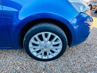 USED 2010 60 RENAULT CLIO 1.1 DYNAMIQUE TOMTOM 16V 5d 74 BHP Great Value Clio With Sat Nav - Stunning Example