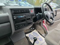 USED 2000 W VOLKSWAGEN CARAVELLE 2.5 TDI Variant SWB 8 Seater in red/white, 121,000 miles, full respray, new wheels, engine & gearbox overhaul, auto, A/C, Bluetooth. NO VAT! APPROVED CARS AND FINANCE ARE PLEASED TO OFFER THIS VOLKSWAGEN CARAVELLE 2.5 VARIANT 8STR SWB TDI 101 BHP IN RED AND WHITE , COMPLETE BODYWORK RESPRAY OF NEW PAINT IN  TWO TONE RED AND WHITE AND NEW WHEELS WITH A ENGINE AND GEARBOX OVERHAUL WITH 121,000 MILES AND A SERVICE HISTORY, 2 OWNER FROM NEW, WITH A GREAT SPEC SUCH AS A FULLY AUTOMATIC GEARBOX, BLUETOOTH CONNECTIVITY, AIR CONDITIONING, AFTERMARKET HEADUNIT, ELECTRIC WINDOWS, HEATED REAR SCREEN, POWER STEERING, STEEL WHEELS, CLOTH INTERIOR