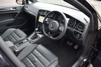 USED 2019 19 VOLKSWAGEN GOLF 2.0 R TSI 4MOTION DSG 5d 296 BHP PAN ROOF / PRO NAV / LEATHER
