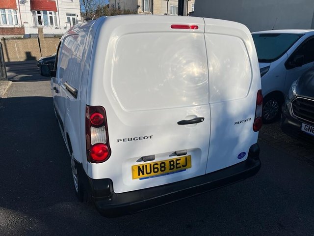 2018 PEUGEOT PARTNER - Photo 7