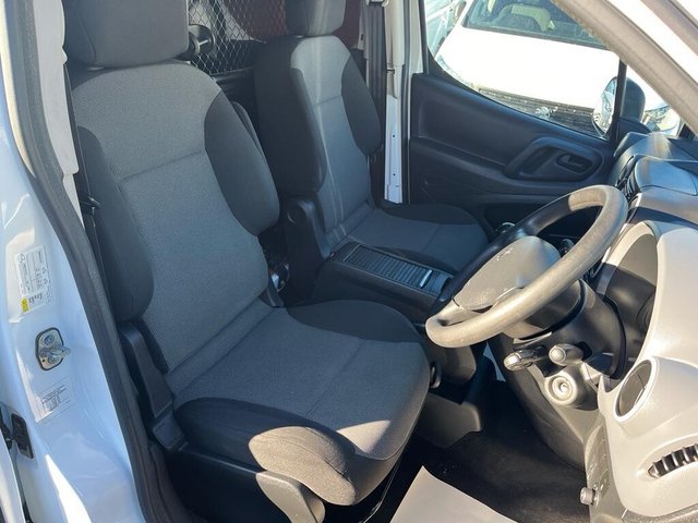 2018 PEUGEOT PARTNER - Photo 12