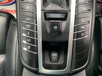 USED 2015 65 PORSCHE MACAN 3.0 D S PDK 5d 258 BHP HUGE SPEC 2015/65reg PORSCHE MACAN 'S' 3.0 V6 TD PDK AUTO - 1 FORMER KEEPER - SERVICE HISTORY - HEATED LEATHER - 21 INCH UPGRADE ALLOYS - 4X4 AWD - RETAILING LESS THAN 1/2 THE LIST PRICE WHEN WAS NEW !!!!!