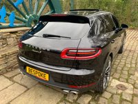USED 2015 65 PORSCHE MACAN 3.0 D S PDK 5d 258 BHP HUGE SPEC 2015/65reg PORSCHE MACAN 'S' 3.0 V6 TD PDK AUTO - 1 FORMER KEEPER - SERVICE HISTORY - HEATED LEATHER - 21 INCH UPGRADE ALLOYS - 4X4 AWD - RETAILING LESS THAN 1/2 THE LIST PRICE WHEN WAS NEW !!!!!