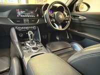 USED 2021 71 ALFA ROMEO GIULIA 2.0 TB VELOCE 4d 277 BHP ..THE BEST COLOUR..