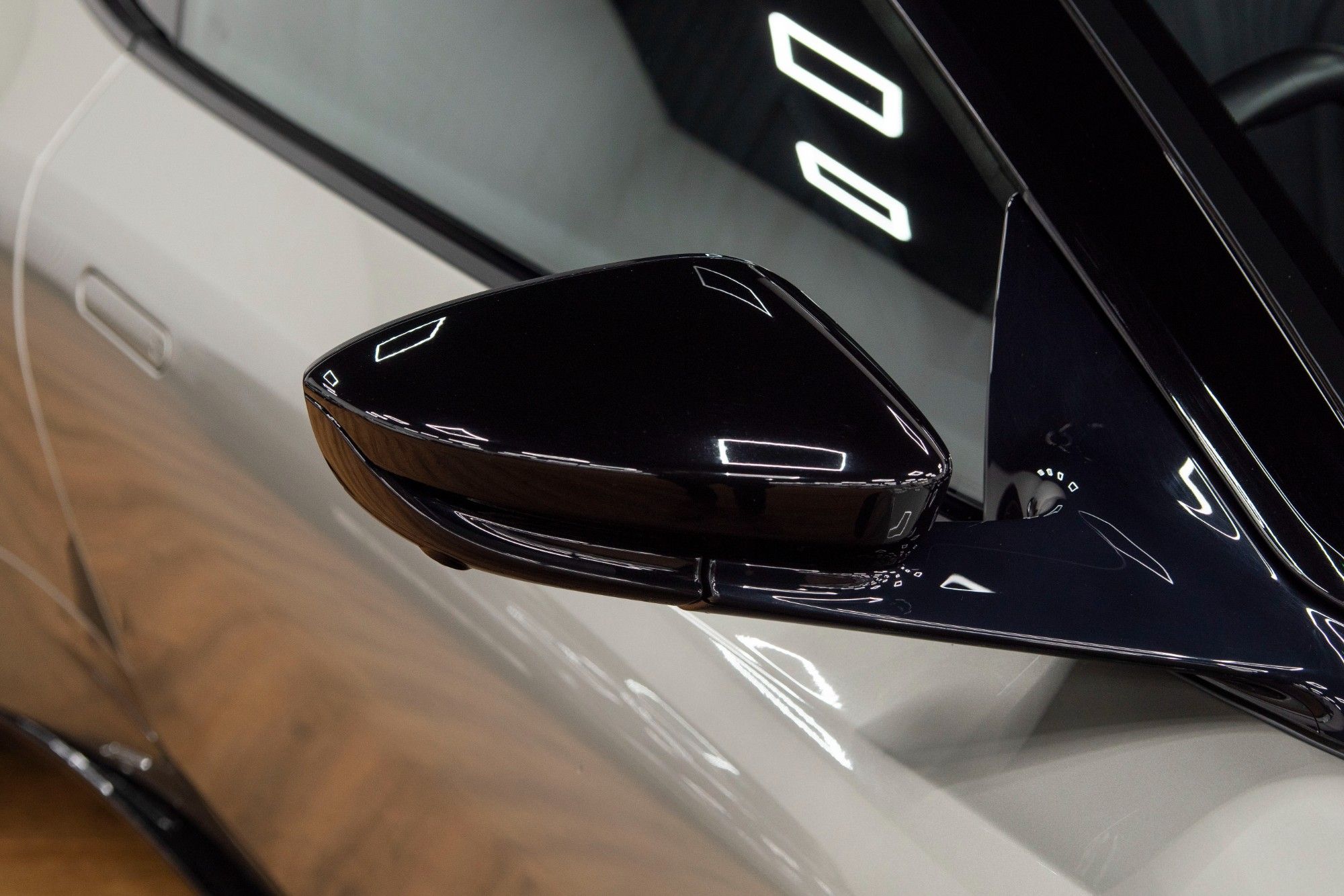 USED 2022 22 ASTON MARTIN DB11 4.0 V8 