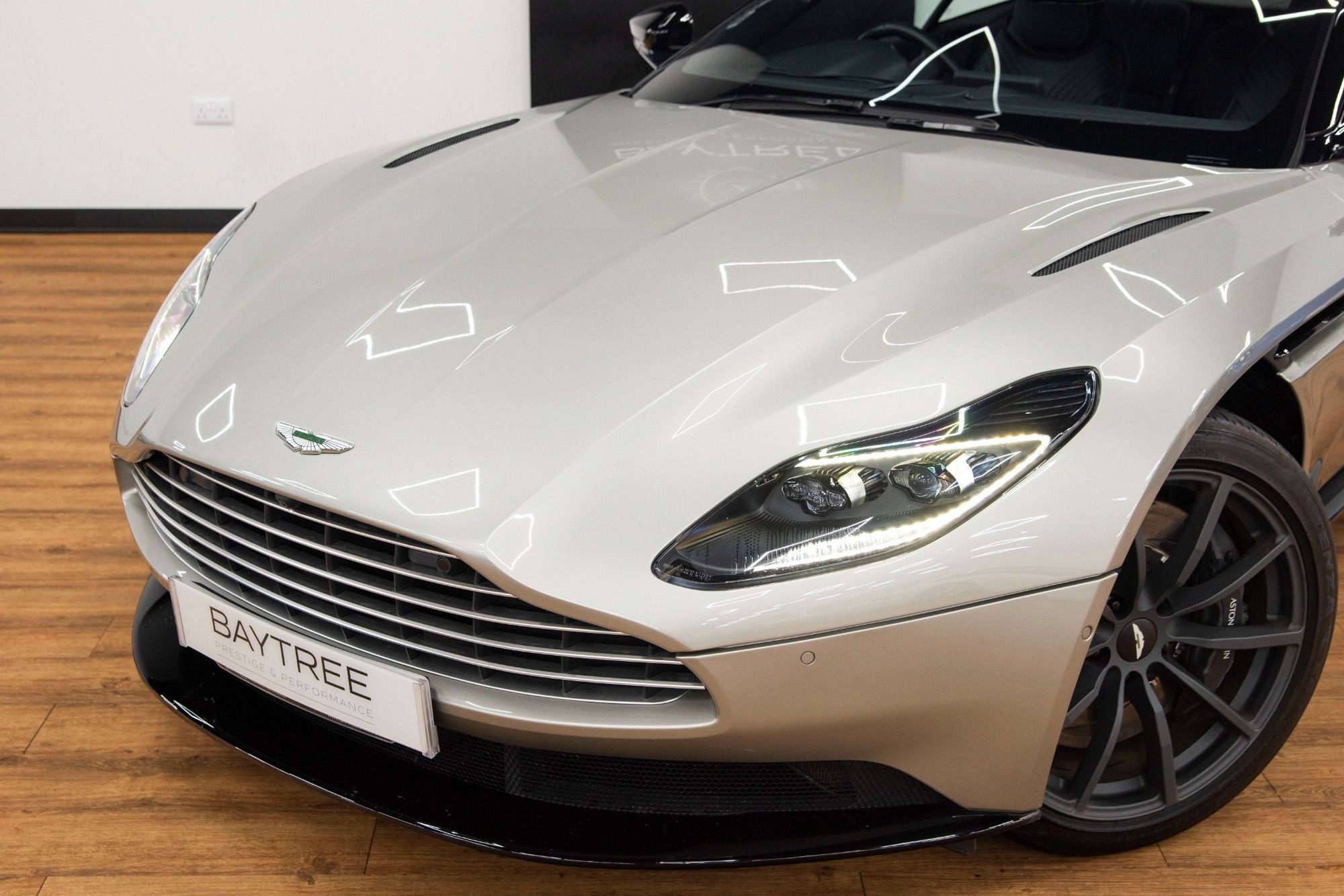 USED 2022 22 ASTON MARTIN DB11 4.0 V8 
