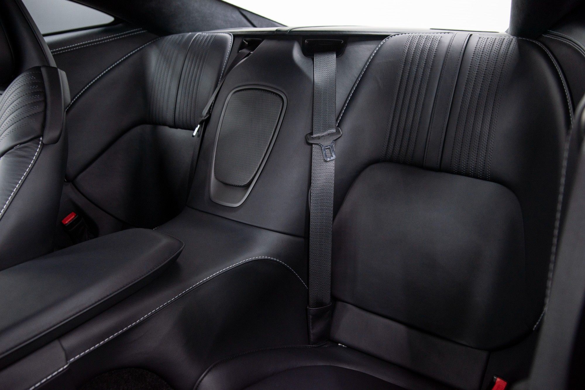 USED 2022 22 ASTON MARTIN DB11 4.0 V8 