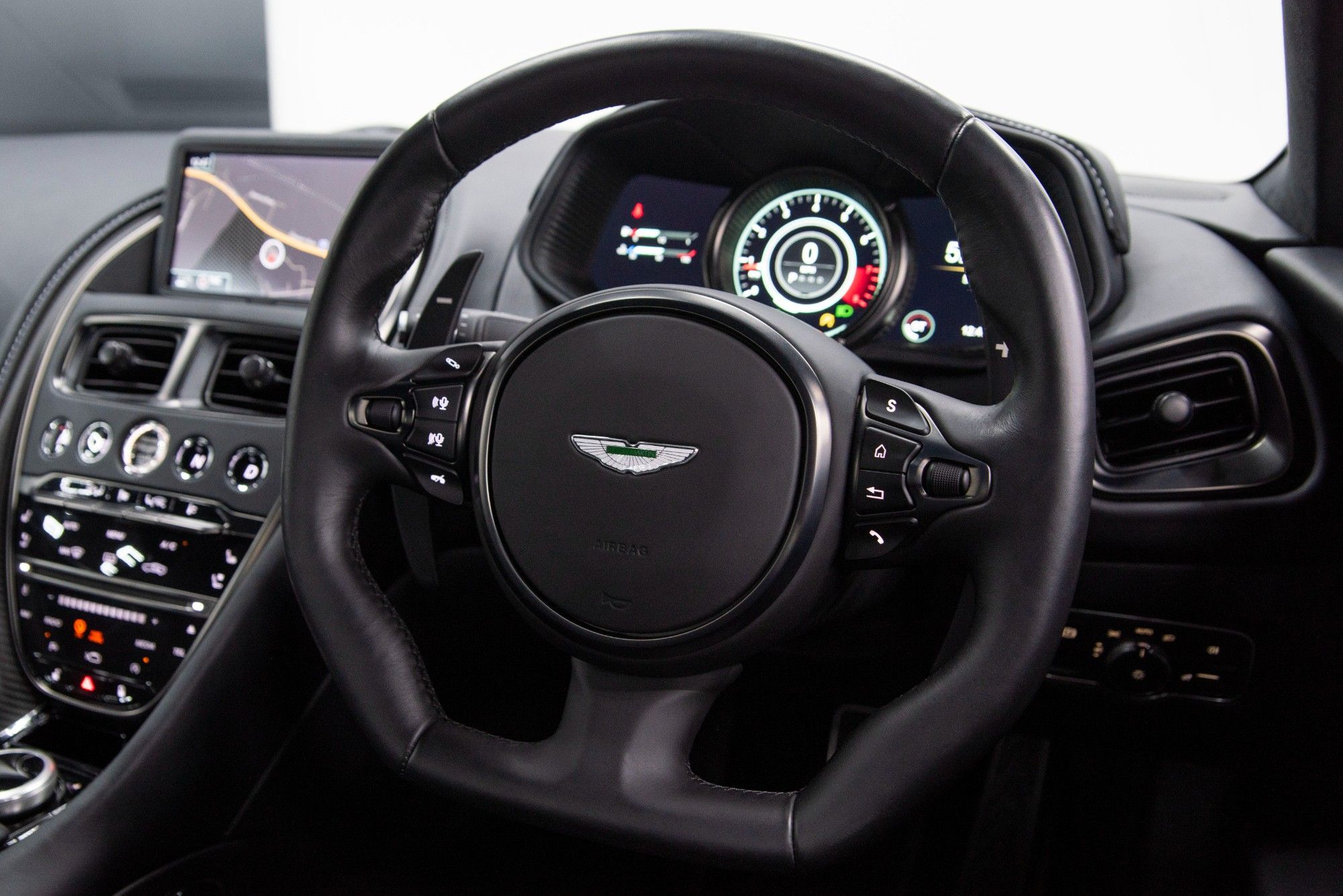 USED 2022 22 ASTON MARTIN DB11 4.0 V8 