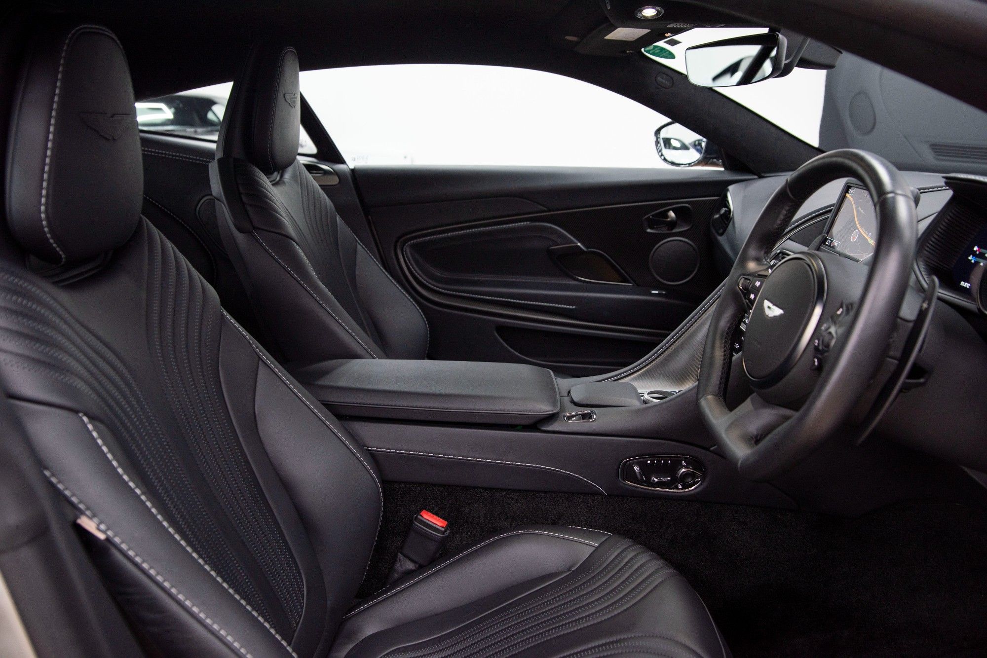 USED 2022 22 ASTON MARTIN DB11 4.0 V8 