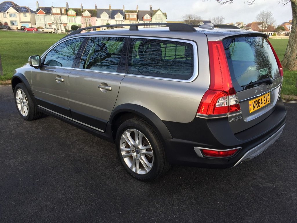 USED 2014 64 VOLVO XC70 2.4 D5 SE LUX NAV AWD 5d 212 BHP DRIVERS SUPPORT PACK FAMILY PACK