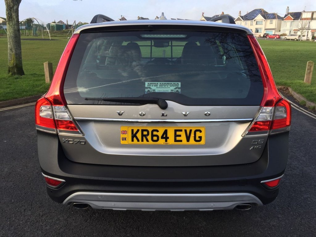 USED 2014 64 VOLVO XC70 2.4 D5 SE LUX NAV AWD 5d 212 BHP DRIVERS SUPPORT PACK FAMILY PACK