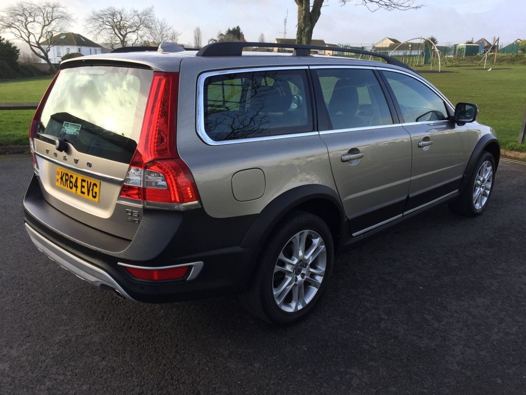 USED 2014 64 VOLVO XC70 2.4 D5 SE LUX NAV AWD 5d 212 BHP DRIVERS SUPPORT PACK FAMILY PACK