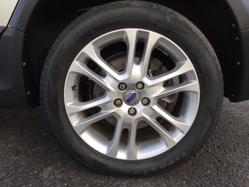 USED 2014 64 VOLVO XC70 2.4 D5 SE LUX NAV AWD 5d 212 BHP DRIVERS SUPPORT PACK FAMILY PACK