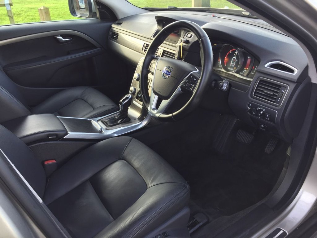 USED 2014 64 VOLVO XC70 2.4 D5 SE LUX NAV AWD 5d 212 BHP DRIVERS SUPPORT PACK FAMILY PACK