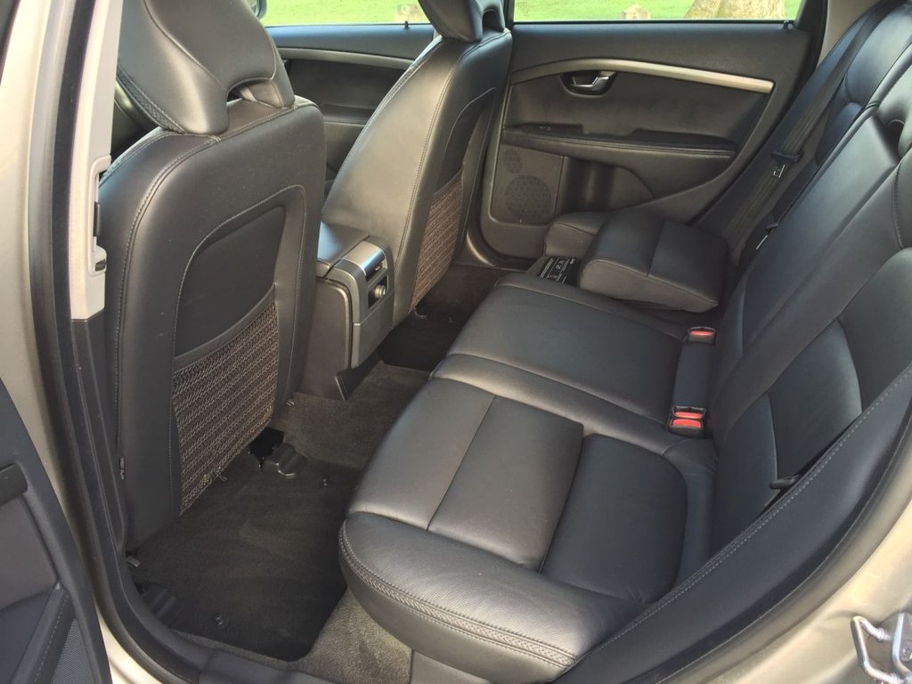 USED 2014 64 VOLVO XC70 2.4 D5 SE LUX NAV AWD 5d 212 BHP DRIVERS SUPPORT PACK FAMILY PACK