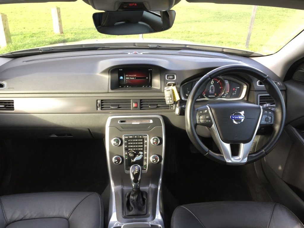 USED 2014 64 VOLVO XC70 2.4 D5 SE LUX NAV AWD 5d 212 BHP DRIVERS SUPPORT PACK FAMILY PACK