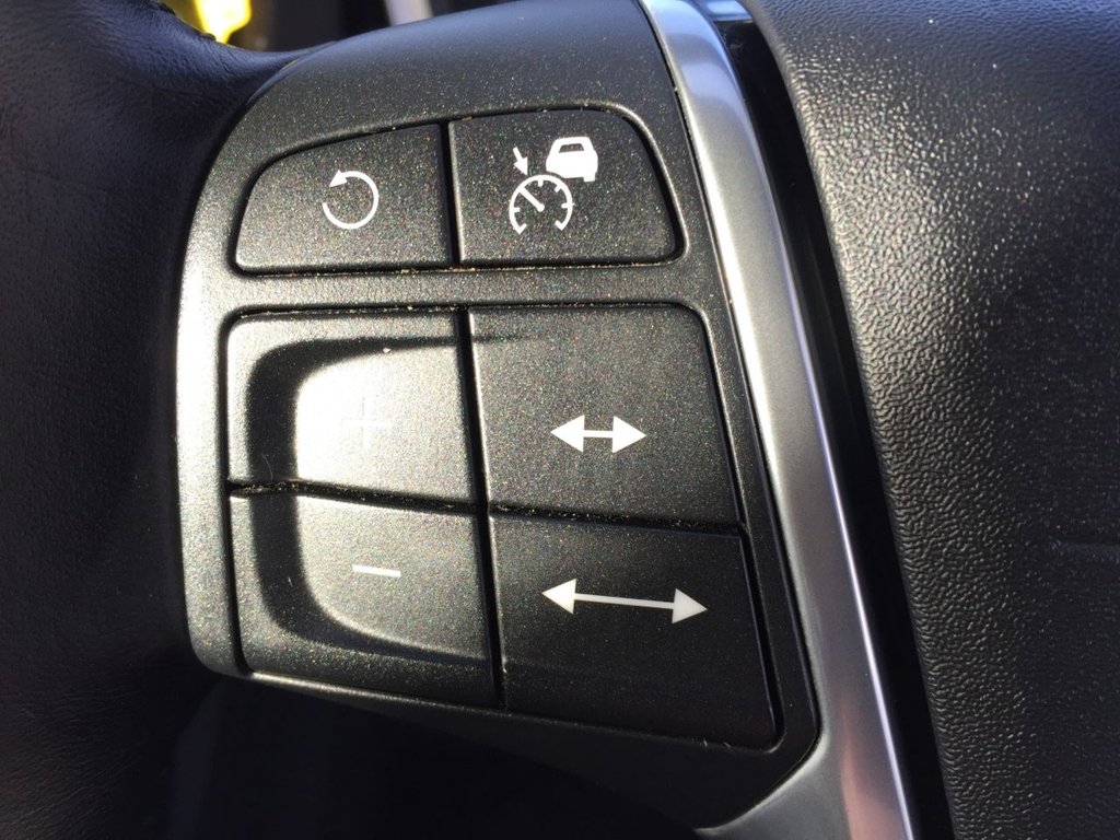USED 2014 64 VOLVO XC70 2.4 D5 SE LUX NAV AWD 5d 212 BHP DRIVERS SUPPORT PACK FAMILY PACK