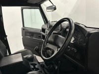 USED 2015 15 LAND ROVER DEFENDER 2.2 TD XS UTILITY WAGON 122 BHP Versitile 2.2 TD XS Utility Wagon