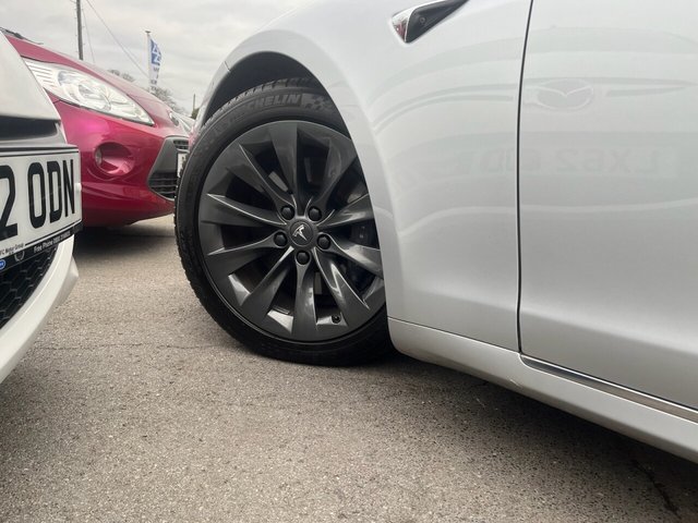 2017 TESLA MODEL S - Photo 10