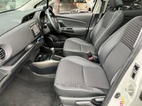 USED 2014 64 TOYOTA YARIS 1.5 HYBRID EXCEL 5d 73 BHP Glass Roof + Smart Pack