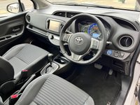 USED 2014 64 TOYOTA YARIS 1.5 HYBRID EXCEL 5d 73 BHP Glass Roof + Smart Pack