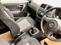 USED 2011 11 VOLKSWAGEN POLO 1.2 S A/C 5d 60 BHP ONLY 43,000 MILES//X10 VW HARROGATE MAIN DEALER SERVICES//AIRCON//X4 AIRBAGS//CENTRAL LOCKING//ELECTRIC WINDOWS//GROUP 4 INSURANCE//PRIVACY GLASS//JUST MOT'D    1.2 S A/C 5d 60 BHP ONLY 43,000 MILES//X10 VW HARROGATE MAIN DEALER SERVICES//AIRCON//X4 AIRBAGS//CENTRAL LOCKING//ELECTRIC WINDOWS//GROUP 4 INSURANCE//PRIVACY GLASS//JUST MOT'D