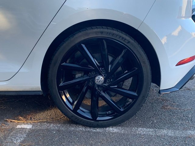 View our VOLKSWAGEN GOLF