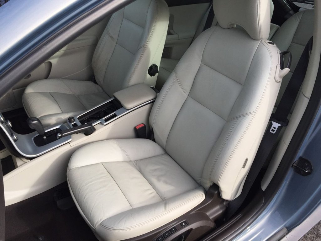 USED 2011 60 VOLVO C30 2.0 D3 SE LUX 3d 148 BHP GREAT SPECIFICATION VOLVO C30 D3