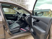 USED 2017 17 NISSAN QASHQAI 1.6 DCI TEKNA XTRONIC 5d 128 BHP Automatic + Sat Nav +FSH+Roof