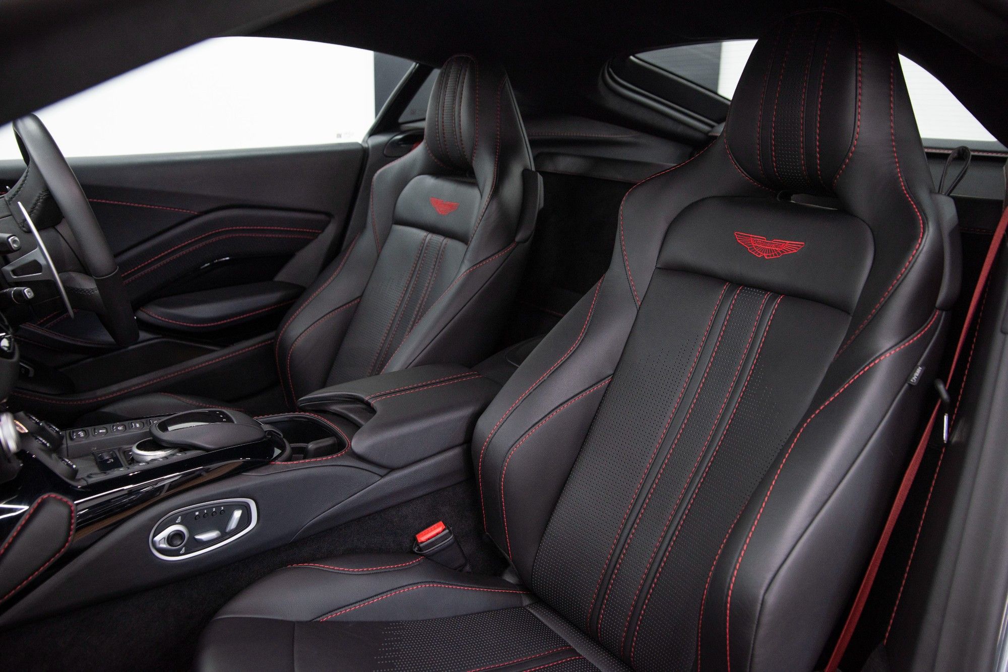 USED 2021 21 ASTON MARTIN VANTAGE 4.0 V8 