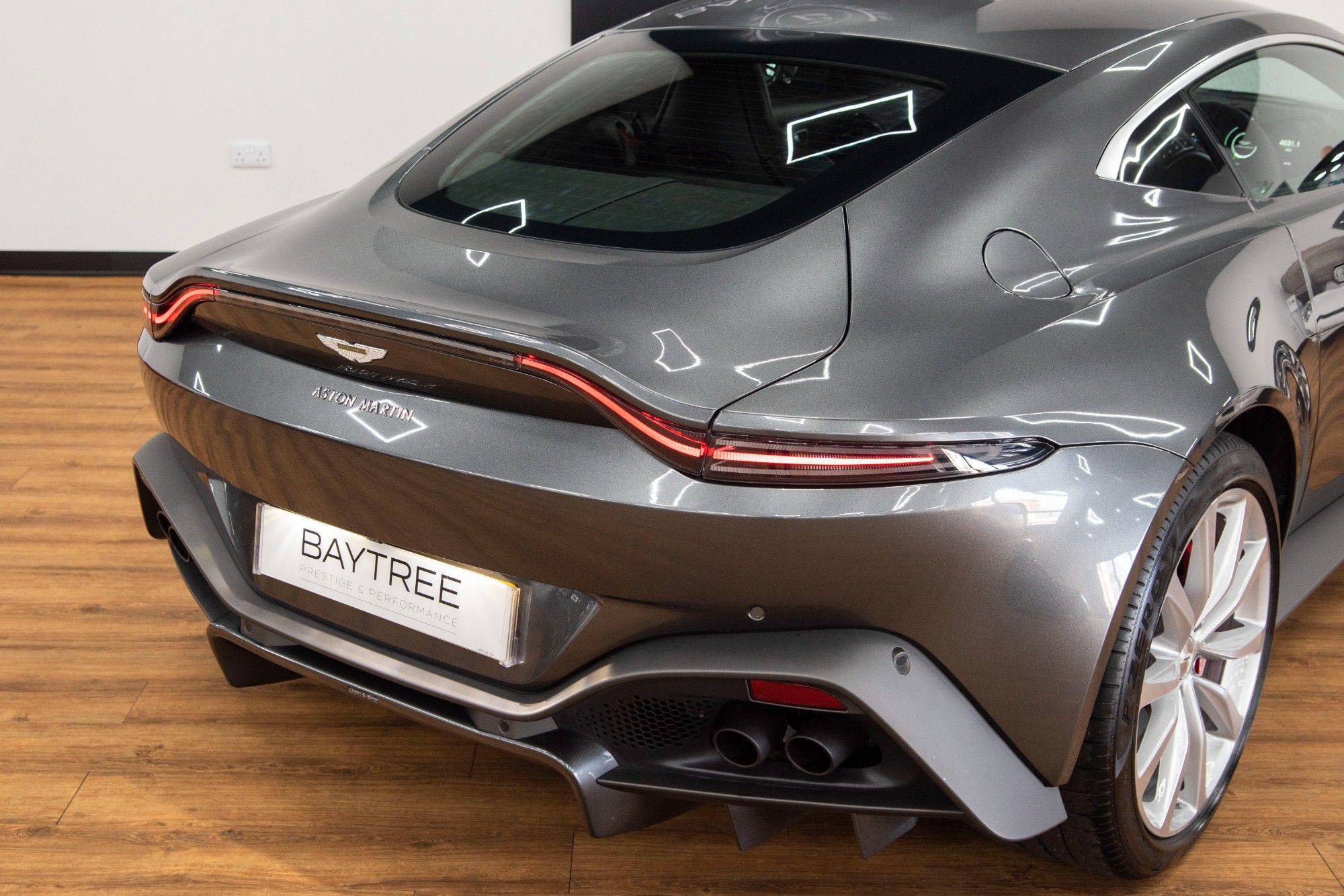 USED 2021 21 ASTON MARTIN VANTAGE 4.0 V8 