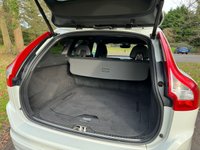 USED 2017 65 VOLVO XC60 2.0 D4 R-DESIGN LUX NAV 5d 188 BHP 