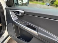 USED 2017 65 VOLVO XC60 2.0 D4 R-DESIGN LUX NAV 5d 188 BHP 