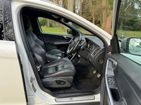 USED 2017 65 VOLVO XC60 2.0 D4 R-DESIGN LUX NAV 5d 188 BHP 