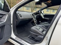 USED 2017 65 VOLVO XC60 2.0 D4 R-DESIGN LUX NAV 5d 188 BHP 