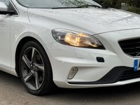 USED 2015 65 VOLVO V40 2.0 T2 R-DESIGN 5d 120 BHP 
