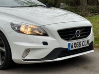 USED 2015 65 VOLVO V40 2.0 T2 R-DESIGN 5d 120 BHP 