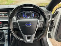 USED 2015 65 VOLVO V40 2.0 T2 R-DESIGN 5d 120 BHP 