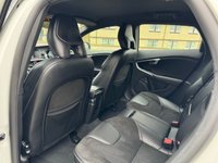 USED 2015 65 VOLVO V40 2.0 T2 R-DESIGN 5d 120 BHP 