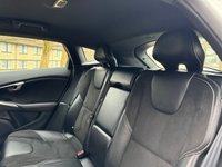 USED 2015 65 VOLVO V40 2.0 T2 R-DESIGN 5d 120 BHP 