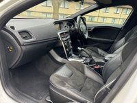USED 2015 65 VOLVO V40 2.0 T2 R-DESIGN 5d 120 BHP 