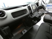 USED 2015 15 RENAULT TRAFIC 1.6 LL29 BUSINESS DCI S/R P/V 115 BHP LWB 3 SEATS SAT NAV BLUETOOTH LWB