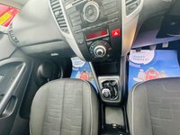 USED 2011 11 KIA VENGA 1.4 3 5d 89 BHP FSH - 12 services - Opening Panoramic Sunroof